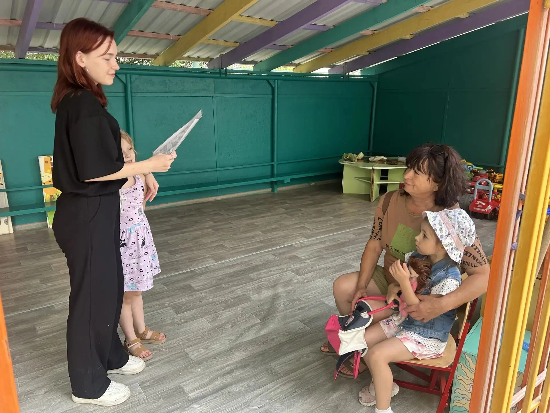 Родительская гостиная . Разговоры по душам🤗

На этой неделе в группе №2 родители и дети прослушали 