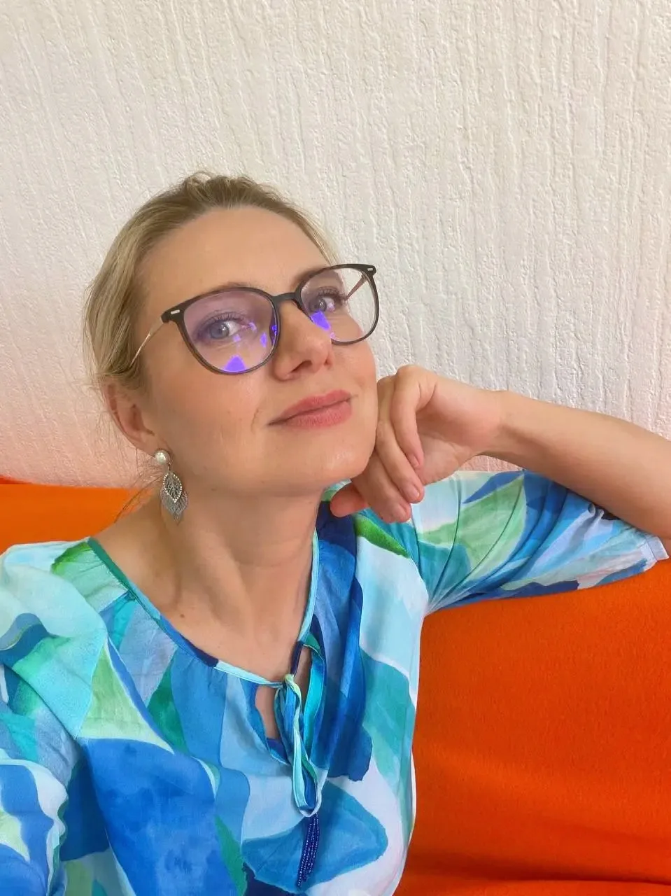 Почему профессионалы застревают на одном уровне? 🛑

Заметила одну парадоксальную вещь.

Когда нам н