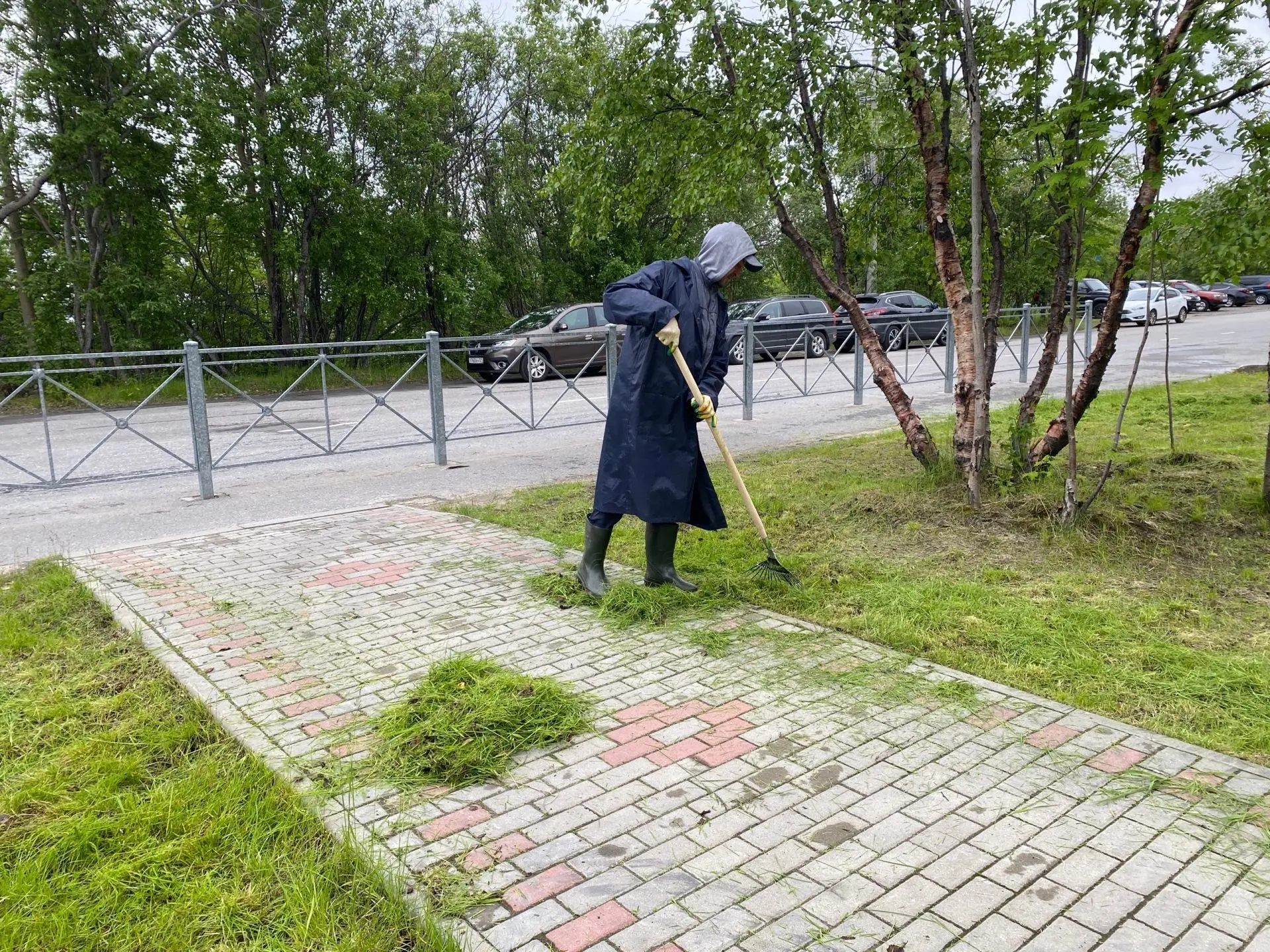 ✊ «РЭС» наводит порядок

Работники благоустройства сегодня работают в парке у здания администрации З