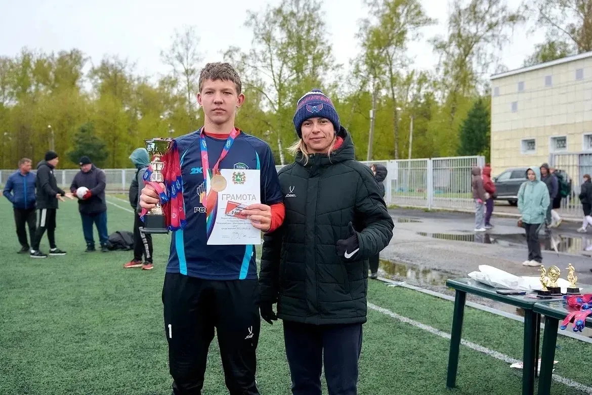 Школа №16 - сильнейшая в регионе ⚽️ 🏆   С 18 по 22 мая на стадионе «Кедр» проходил региональный этап