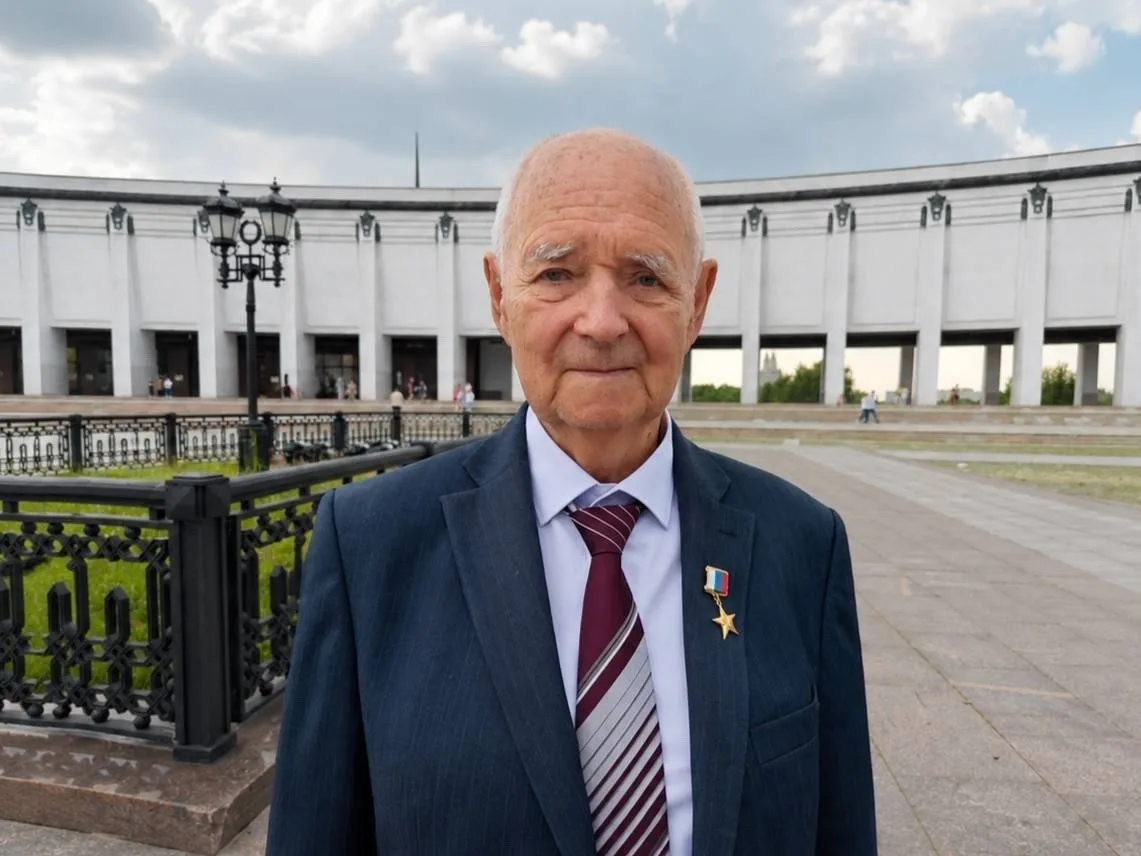 Жителю Подольска Петру Ивановичу Сердюкову присвоено звание Героя труда Российской Федерации 🇷🇺

В