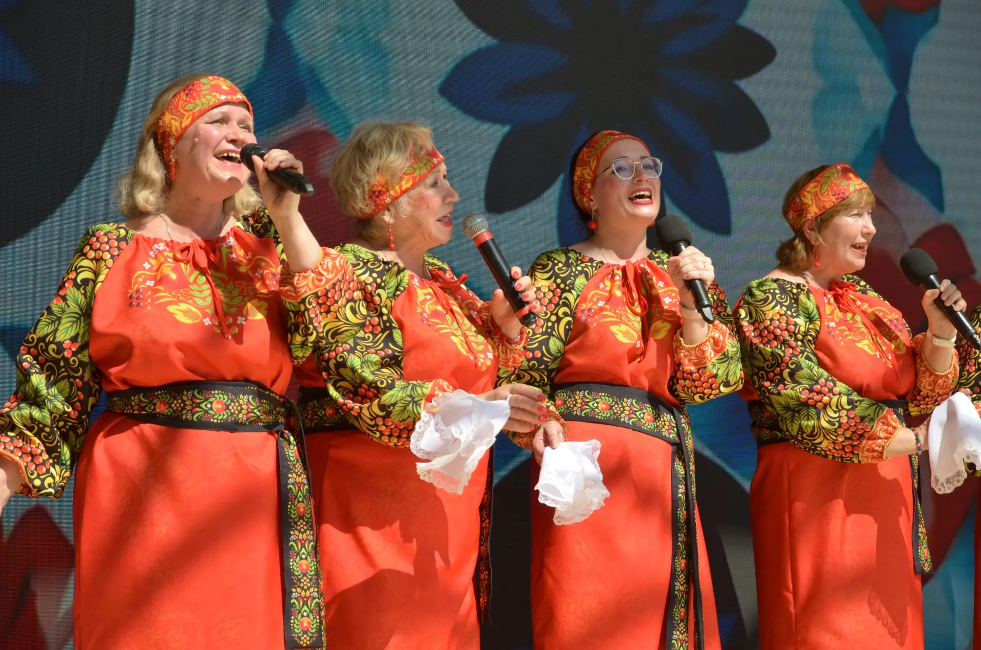 Вчера в наших парках отметили День России! 🇷🇺

🎉 Гости погрузились в атмосферу настоящего праздни