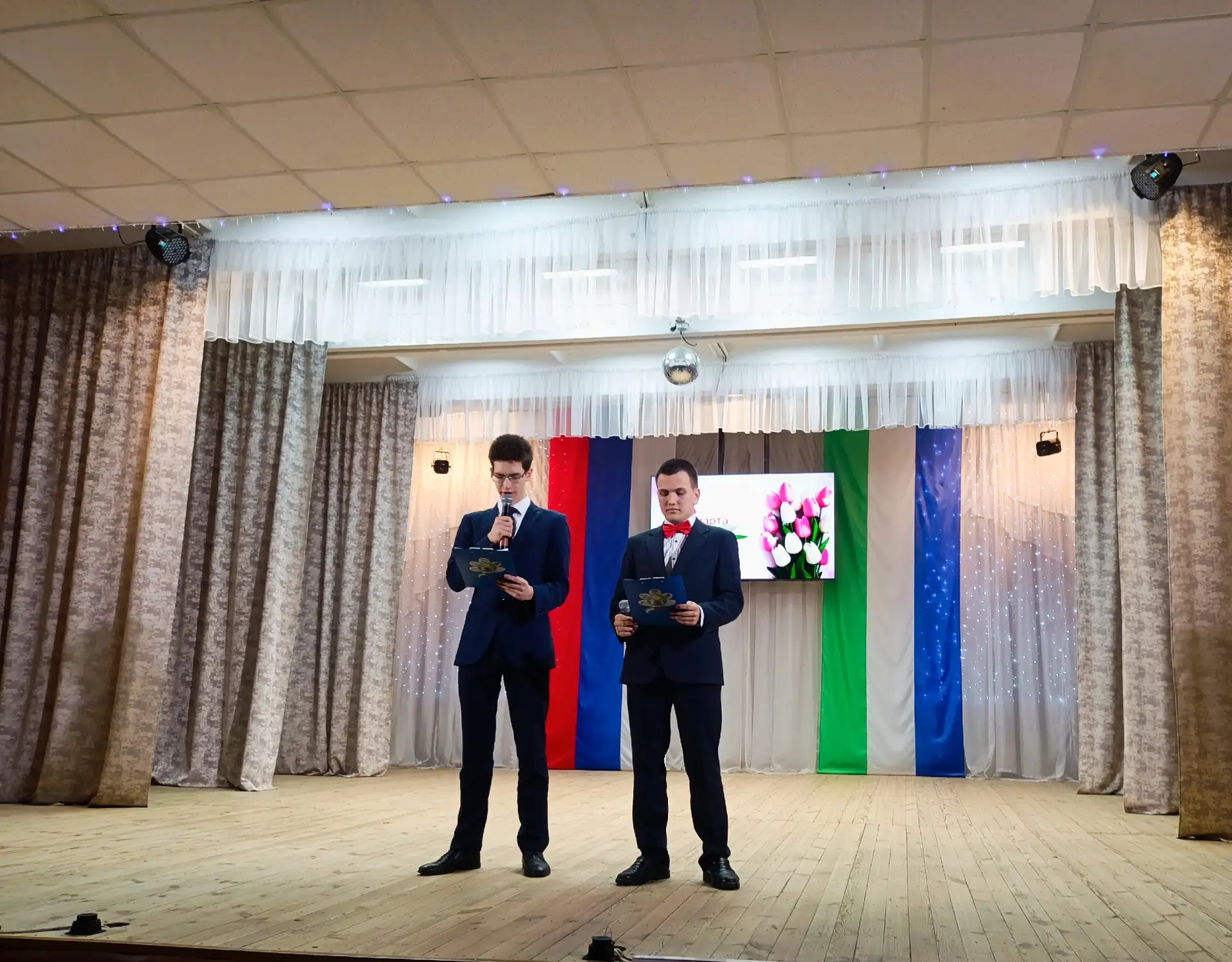 6 марта актовый зал гимназии наполнился праздничной атмосферой, собрав под одной крышей весь коллект