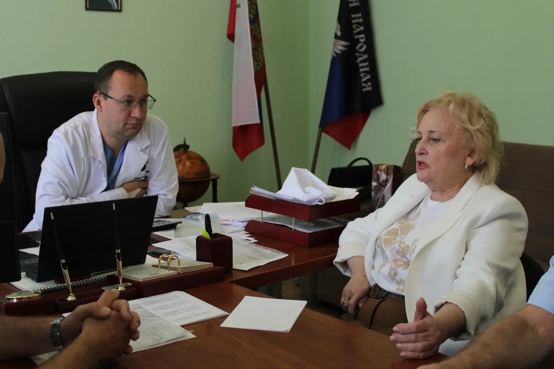 Ректор ДонГУ обсудила подготовку специалистов с директором Республиканского онкологического центра и