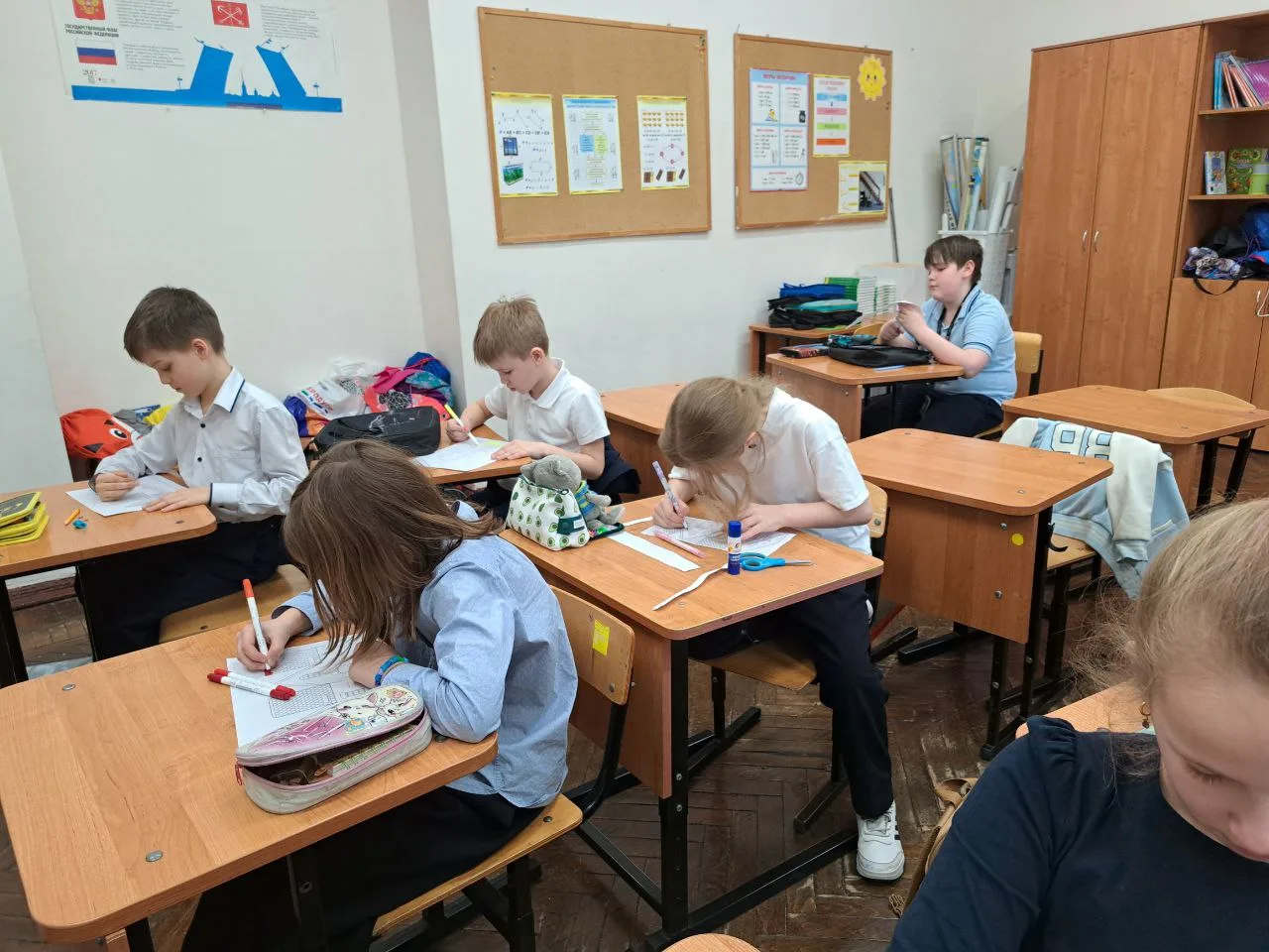 С 10 февраля по 13 марта проводилась акция «Скорость – не главное». Участники акции изготавливали бр