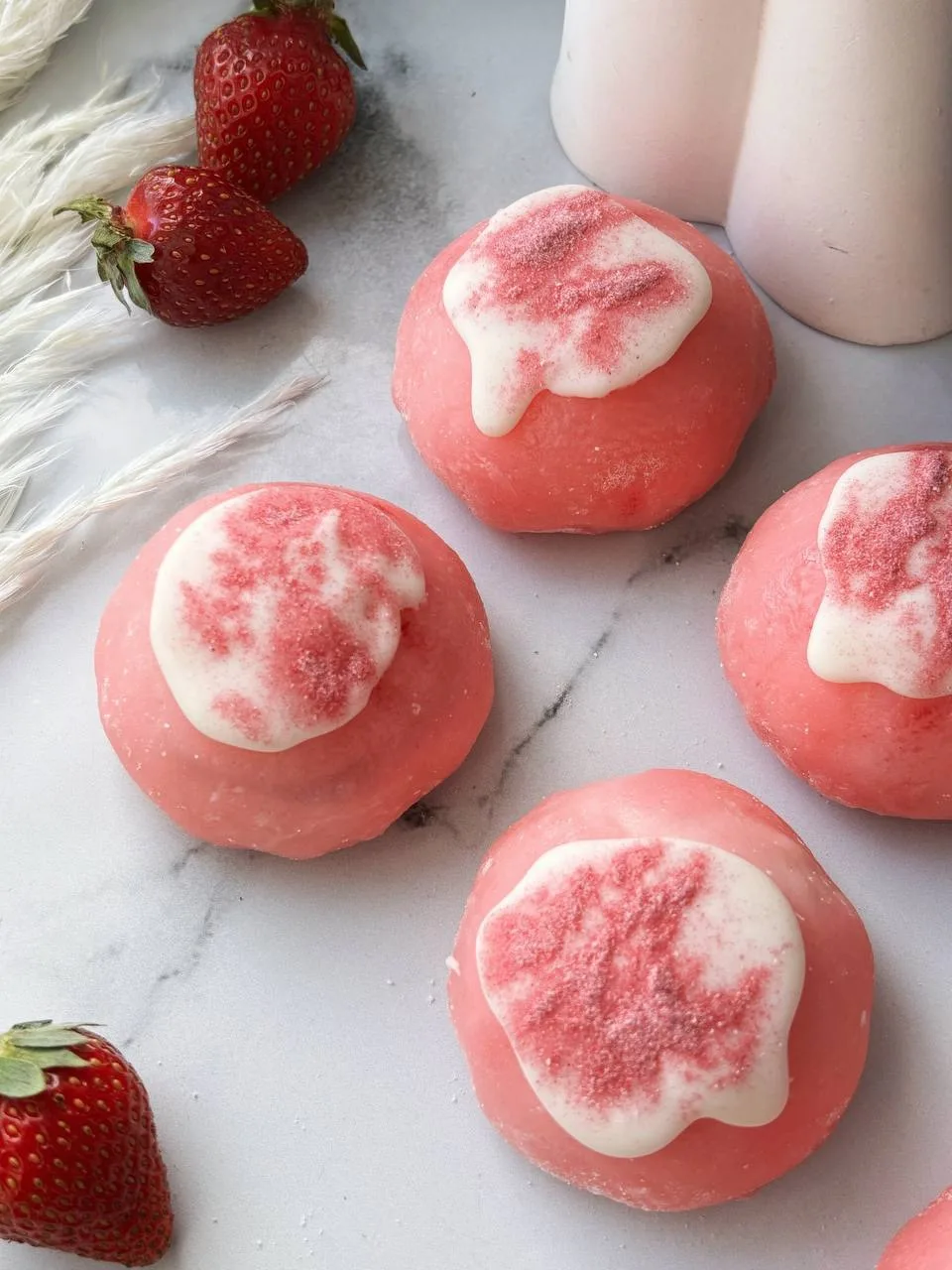 🍓 Лёгкие летние десерты можно готовить быстро, просто и без заморочек 

И будьте уверены, что ваши 
