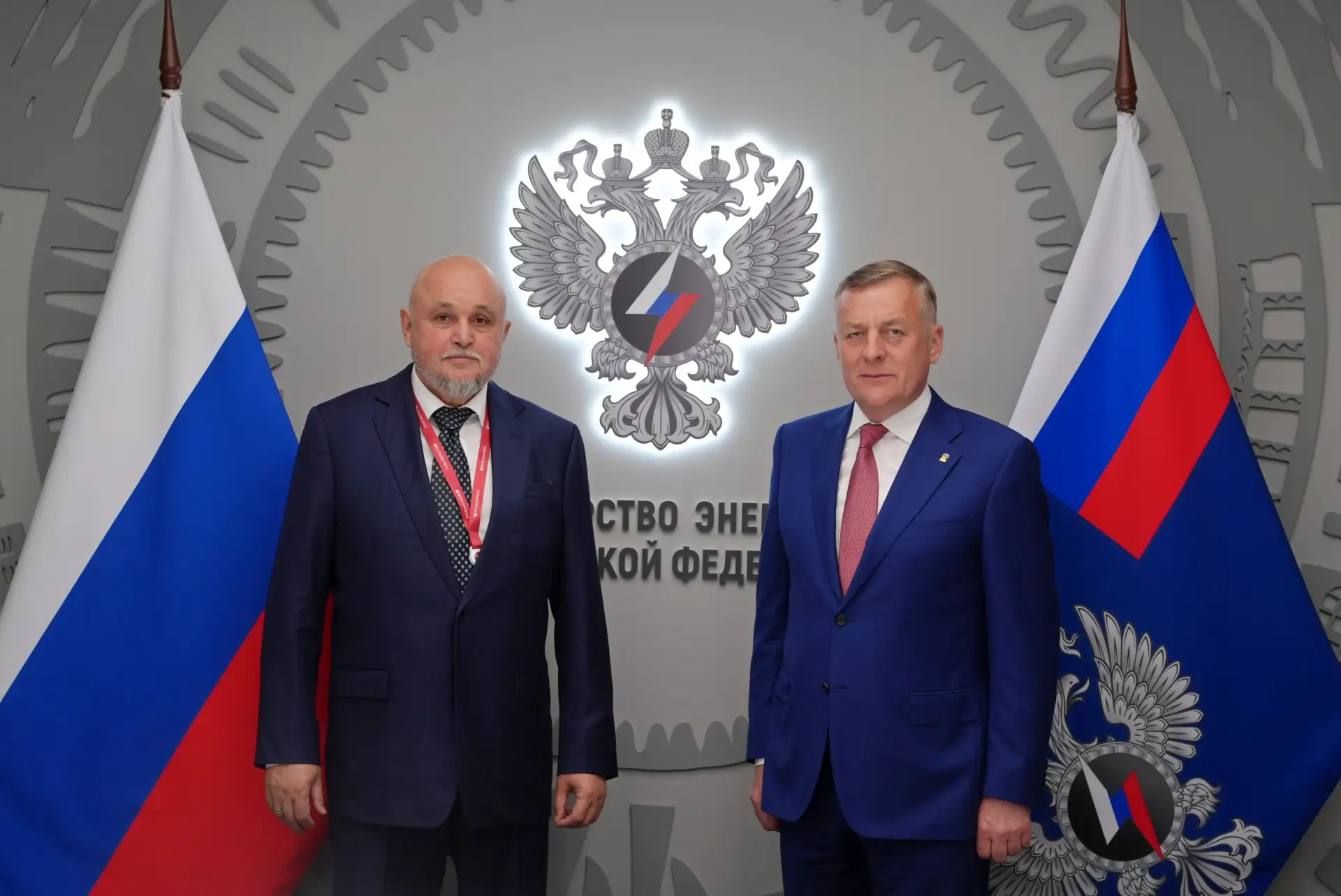 На полях ПМЭФ генеральный директор «Газпром межрегионгаз» Сергей Густов и министр энерг...