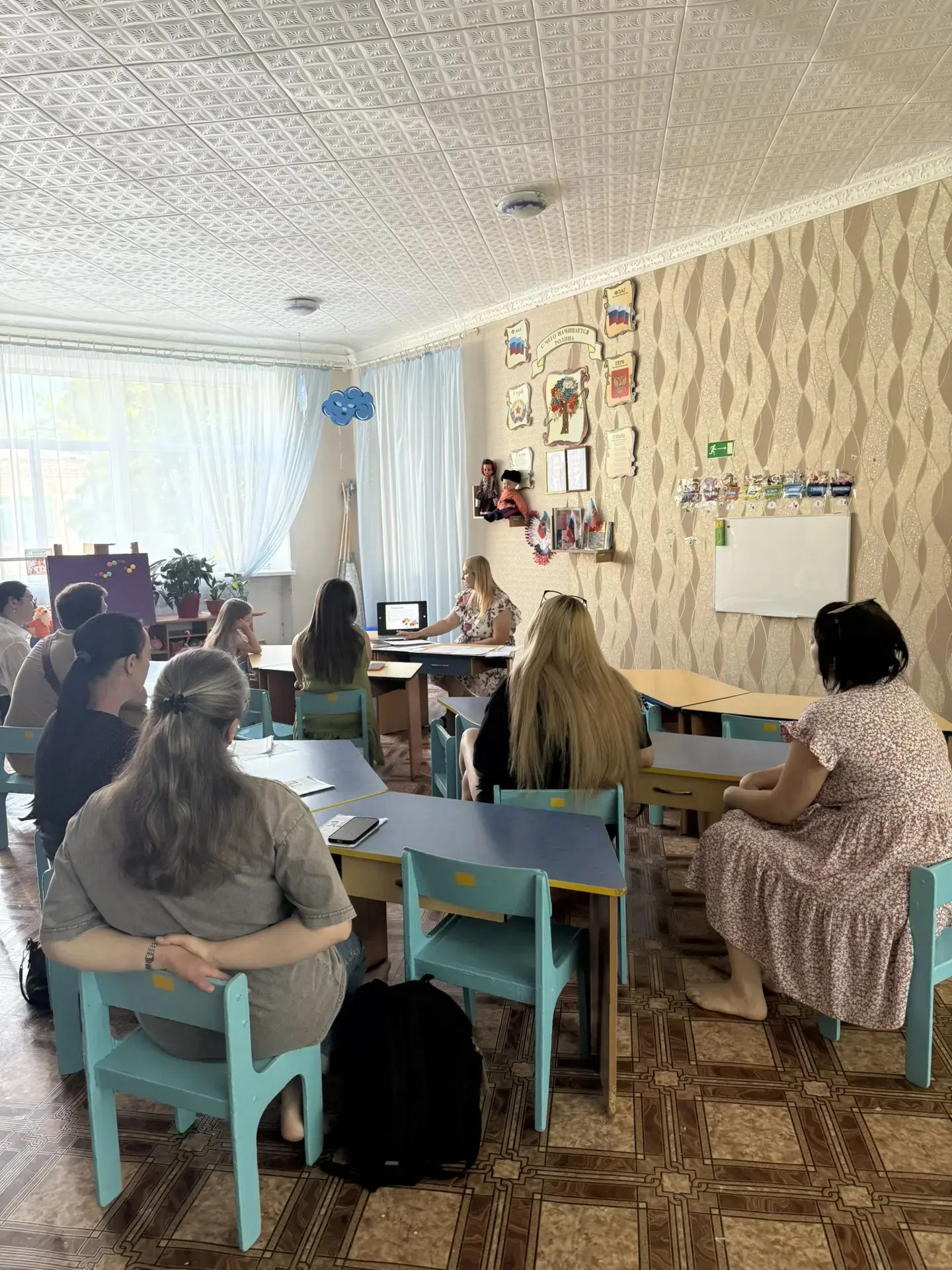 В жизни детского сада родительские собрания играют ключевую роль, объединяя усилия семьи и педагогов