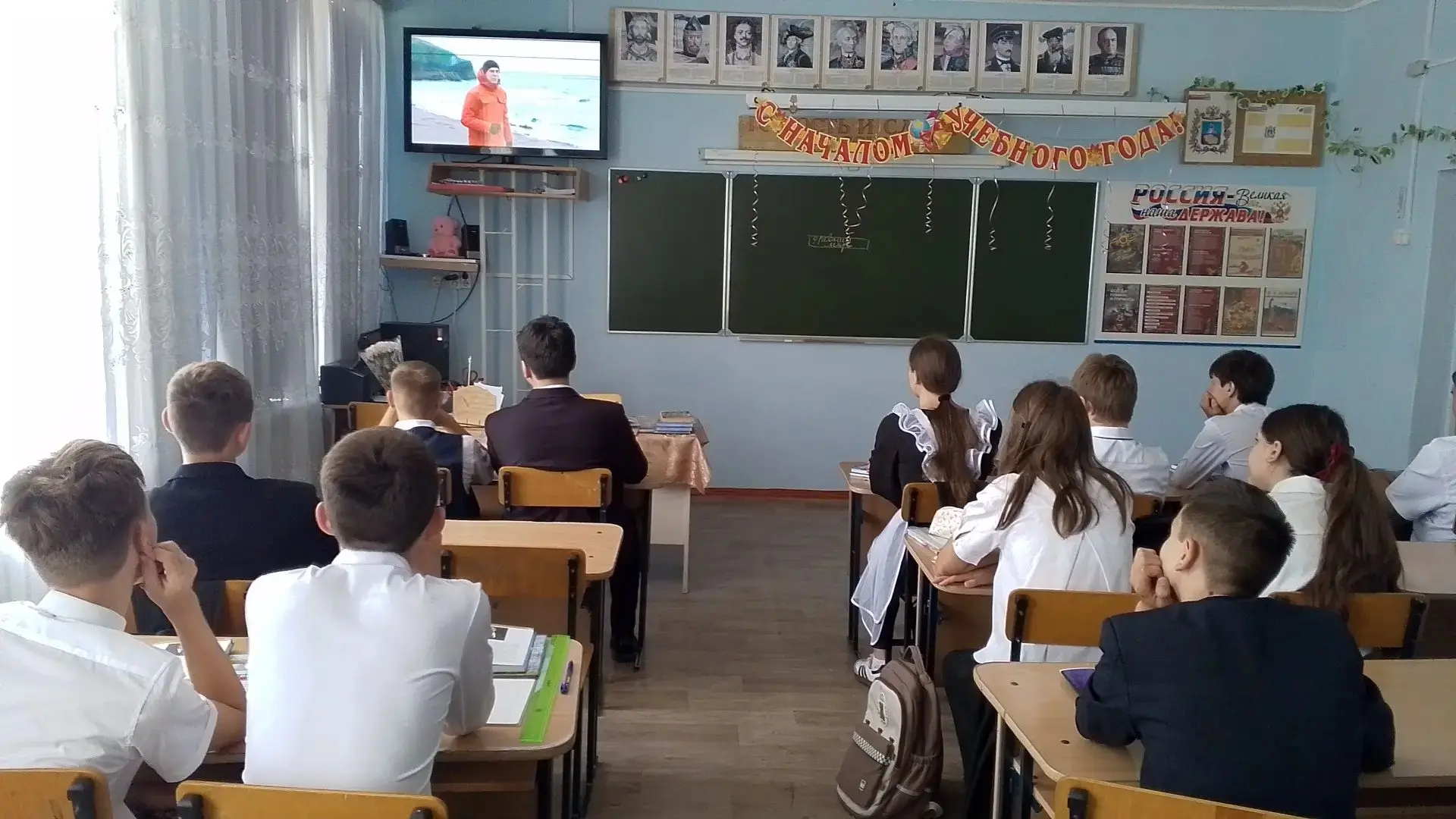 Обучающие 9-11 классы просмотрели документальный фильм "Шум-шу" посвящённый годовщине  ...