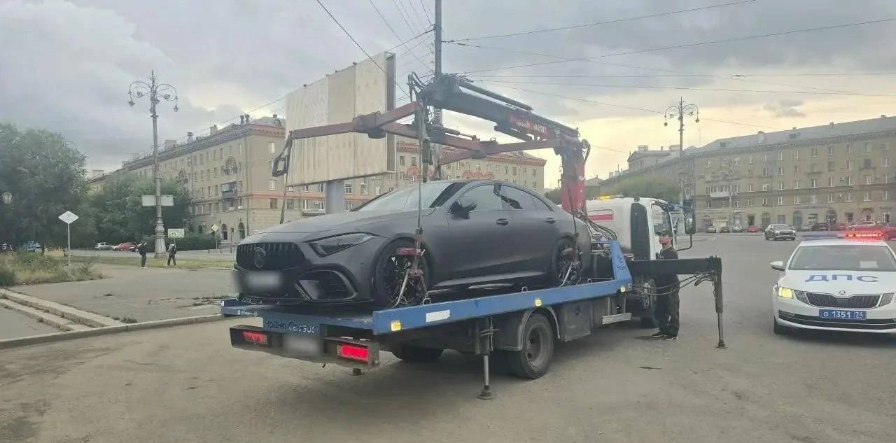 В Магнитогорске инспекторы ГАИ отправили на штрафстоянку автомобиль Mercedes, владелец ...