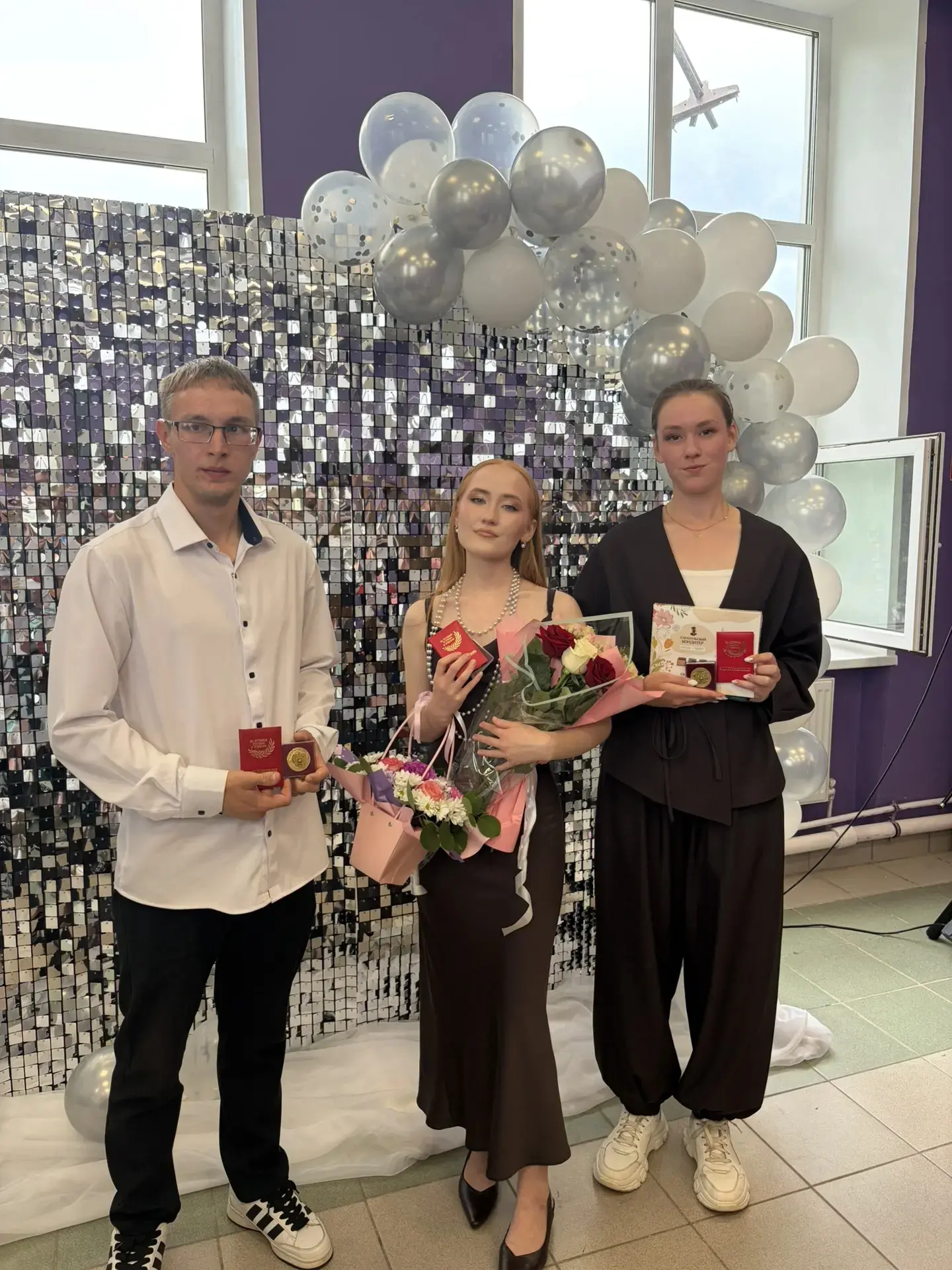 ✨Сегодня особенный день для наших выпускников!

В молодежном центре «Юность» состоялась торжественна