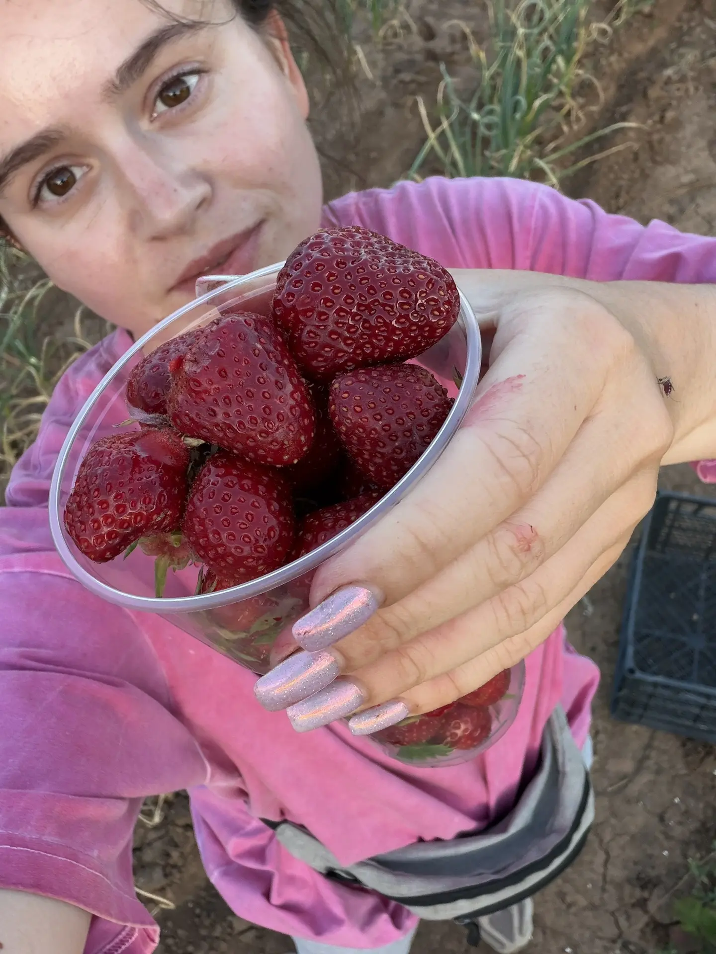Самая вкусная ❤️
Я ем ее каждый день досыта 
Мне удобно, стаканчик на перекус брать сразу 
Около 250