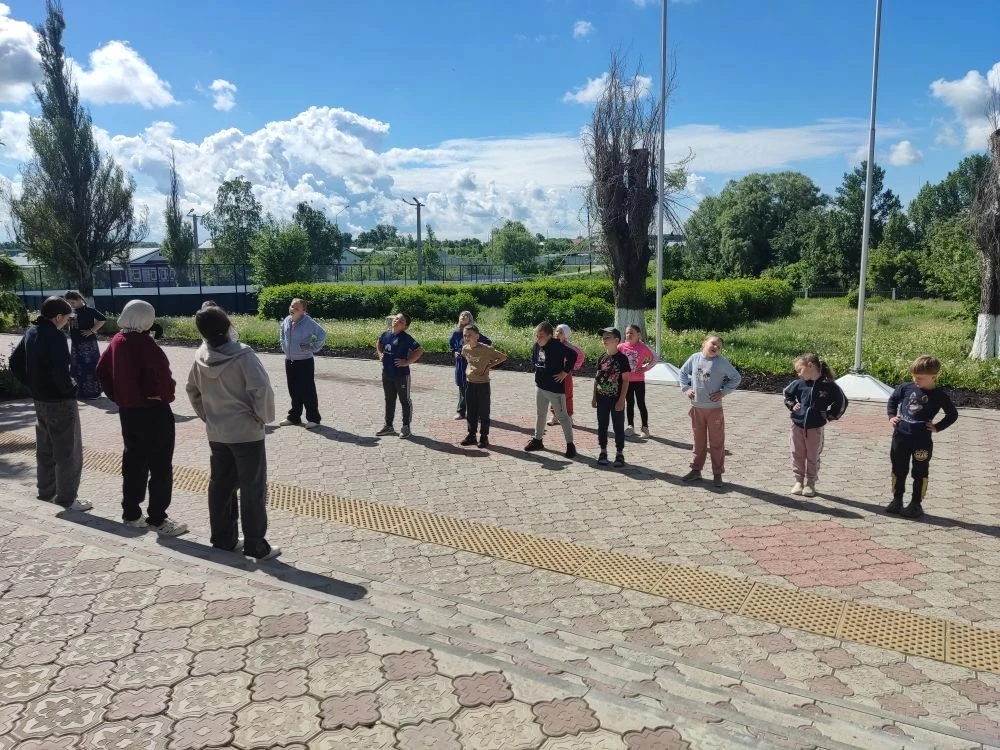День 3: День творчества в нашем пришкольном лагере! ✨

Сегодня у нас был невероятно яркий, красочный