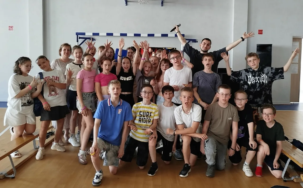 Вот такая шоу-игра "Галдеж" прошла вчера в 5Б классе. Погалдели на славу! Были здесь соревнования, и