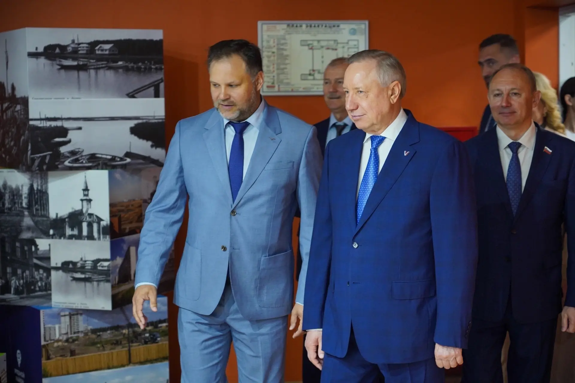 👥 Выставка достижений открылась в Приморском районе

В Молодёжном центре на Богатырском проспекте п