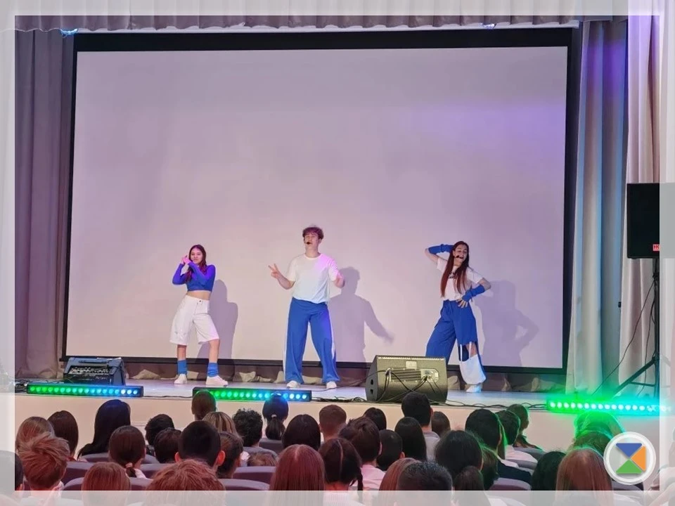 🎶 «КЛАССНЫЕ ВСТРЕЧИ» 🎶  В школе прошла удивительная «Классная встреча» под названием «Гитара, измени