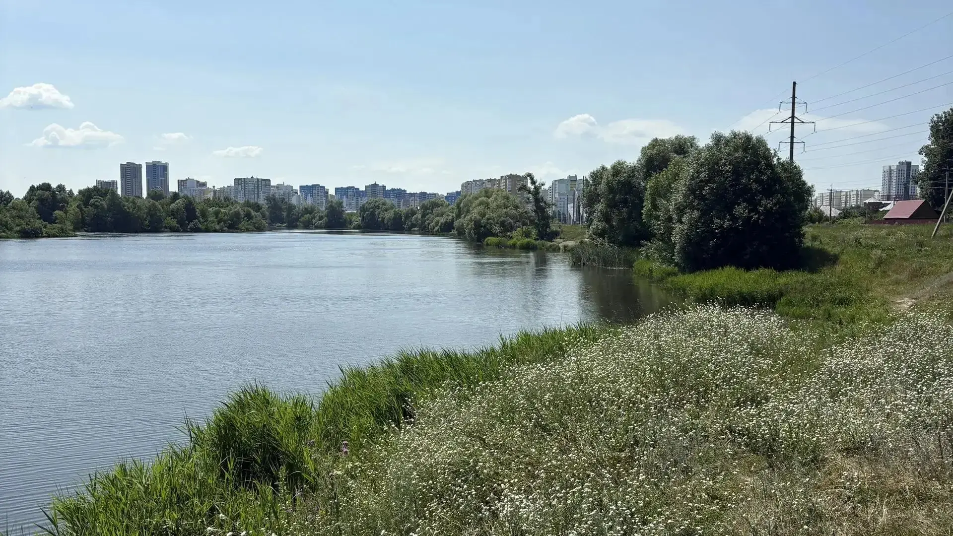 В целях предупреждения несчастных случаев с несовершеннолетними на водоёмах сотрудники ...