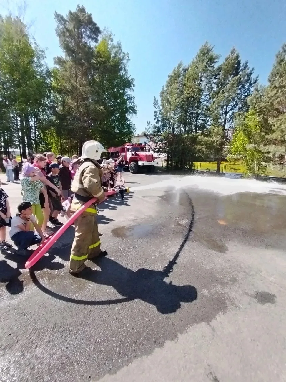☀️Каникулы под контролем!
🚒Личный состав ПЧ с. Рыбалово провели день пожарной безопасности для восп