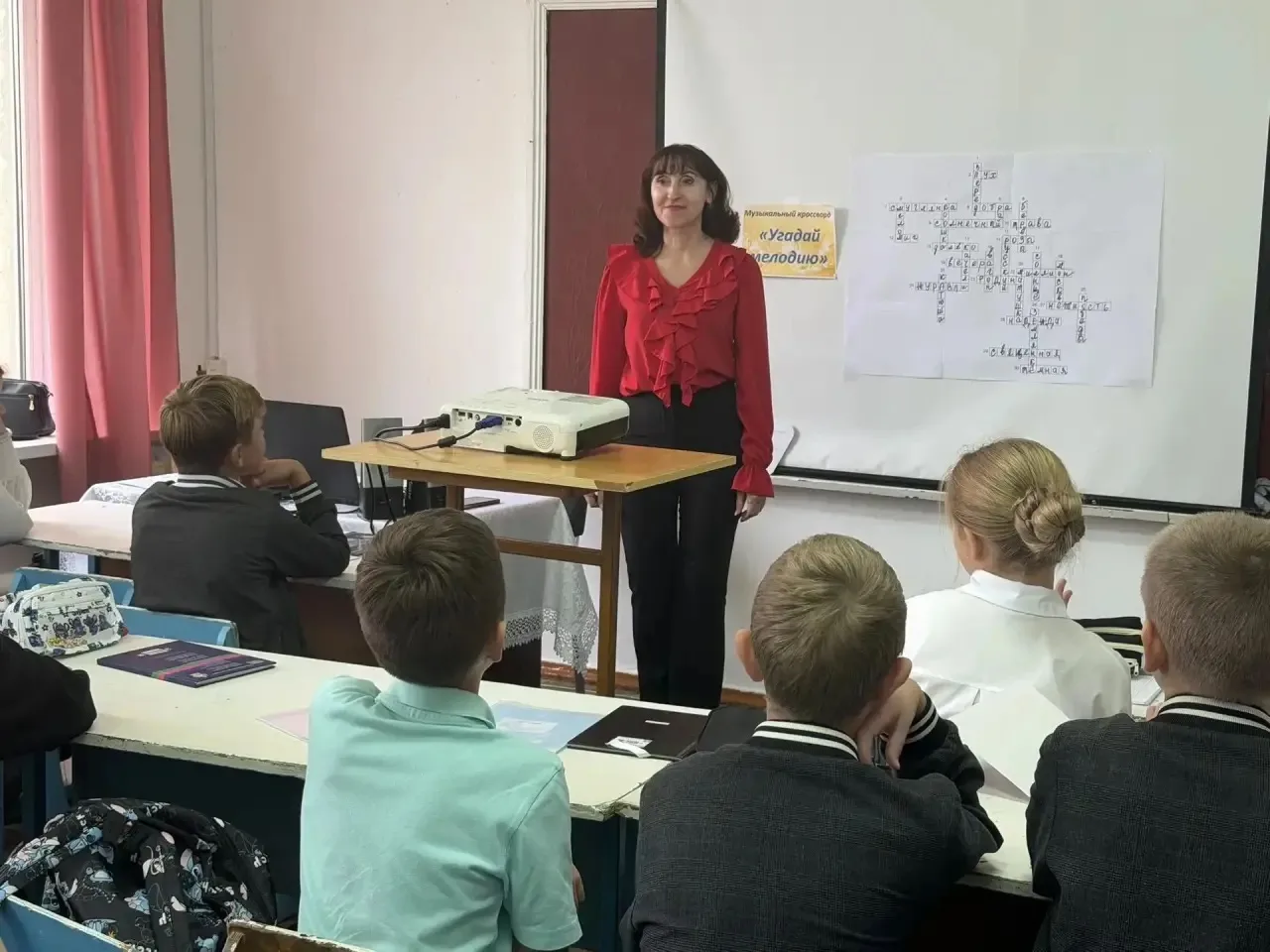 Сегодня ребята активно участвовали в мероприятии: музыкальный кроссворд «Угадай мелодию...