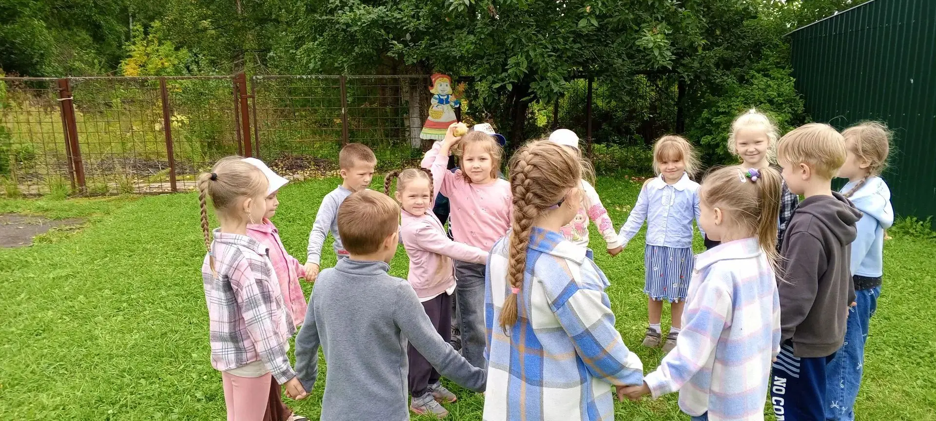 🍏«Во саду зелёном яблонька стояла