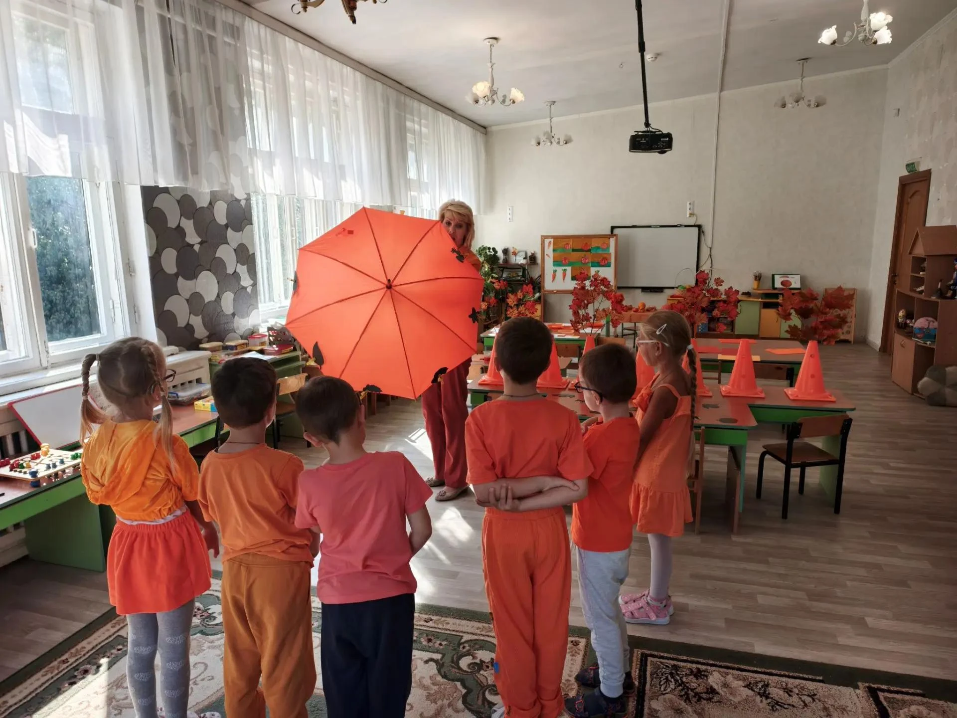 🧡 Оранжевый — цвет тепла, уюта и внимательных глаз! 🧡