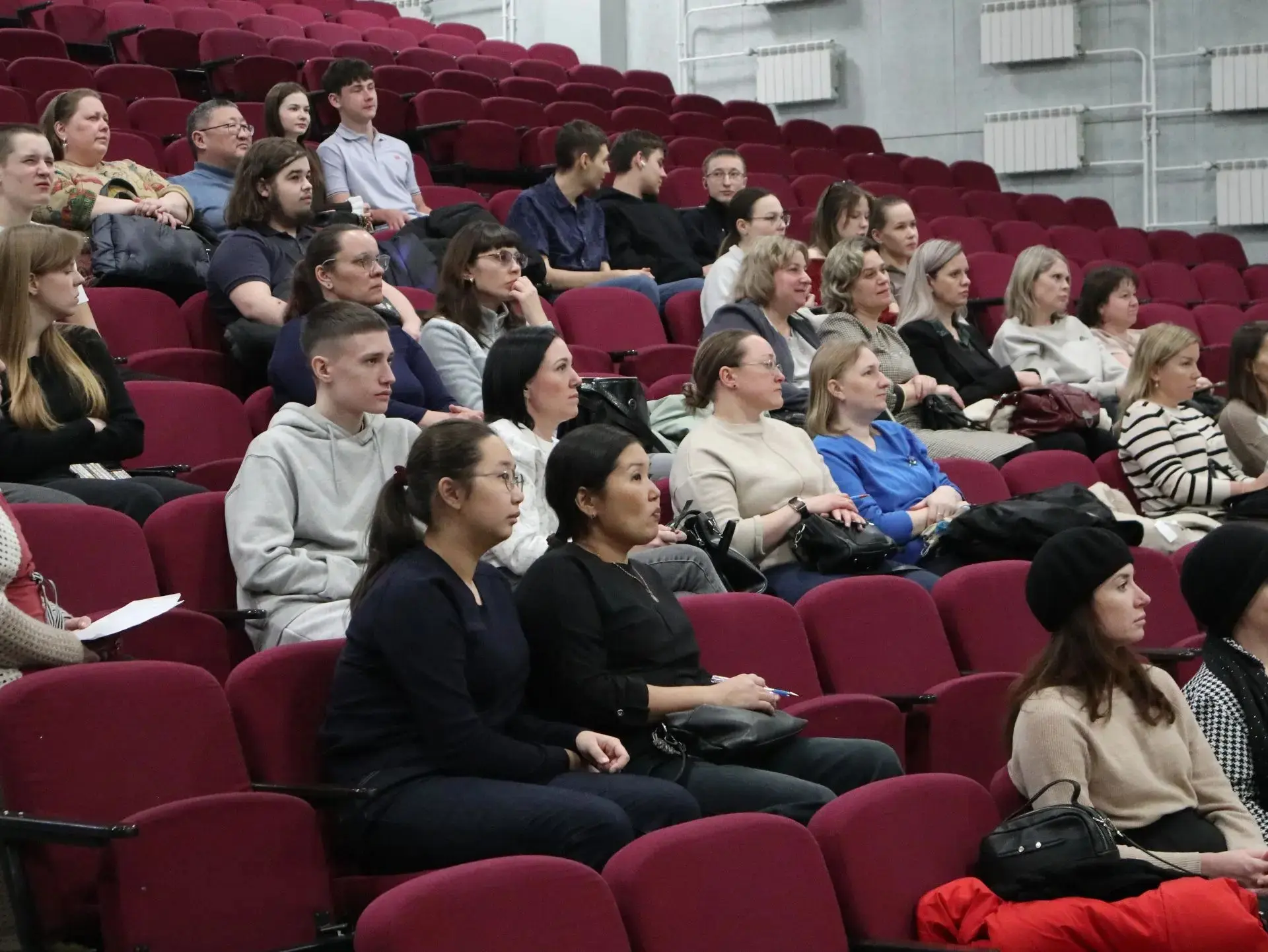 📢📢📢 24 февраля в актовом зале нашей школы  прошло общешкольное родительское собрание с учащимися 11-