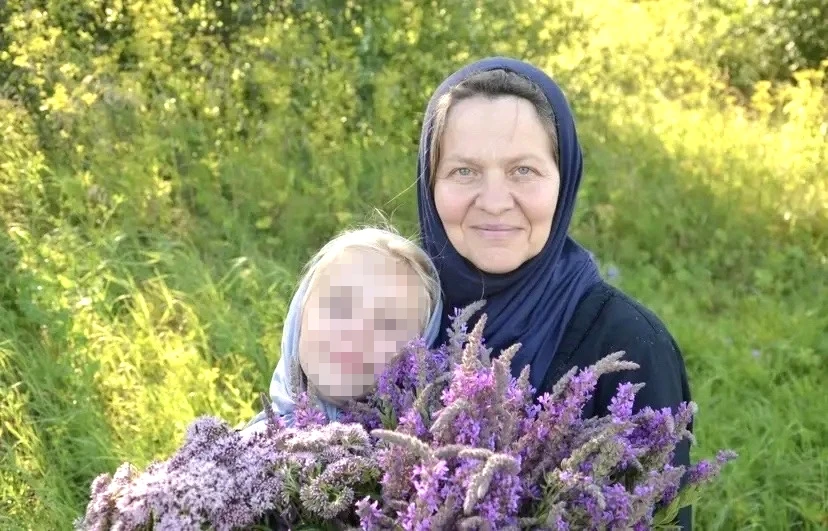 33-летняя женщина пытается найти свою 10-летнюю сестру, которую их мать увезла из Волог...