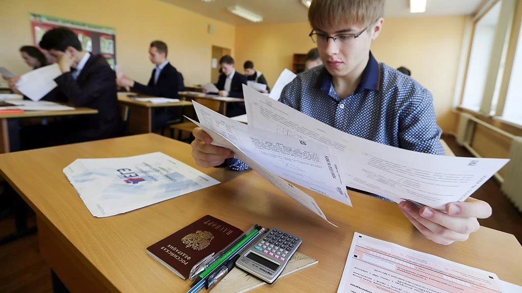 Мошенники в период экзаменов предлагают выпускникам и их родителям за деньги повысить баллы ЕГЭ, орг
