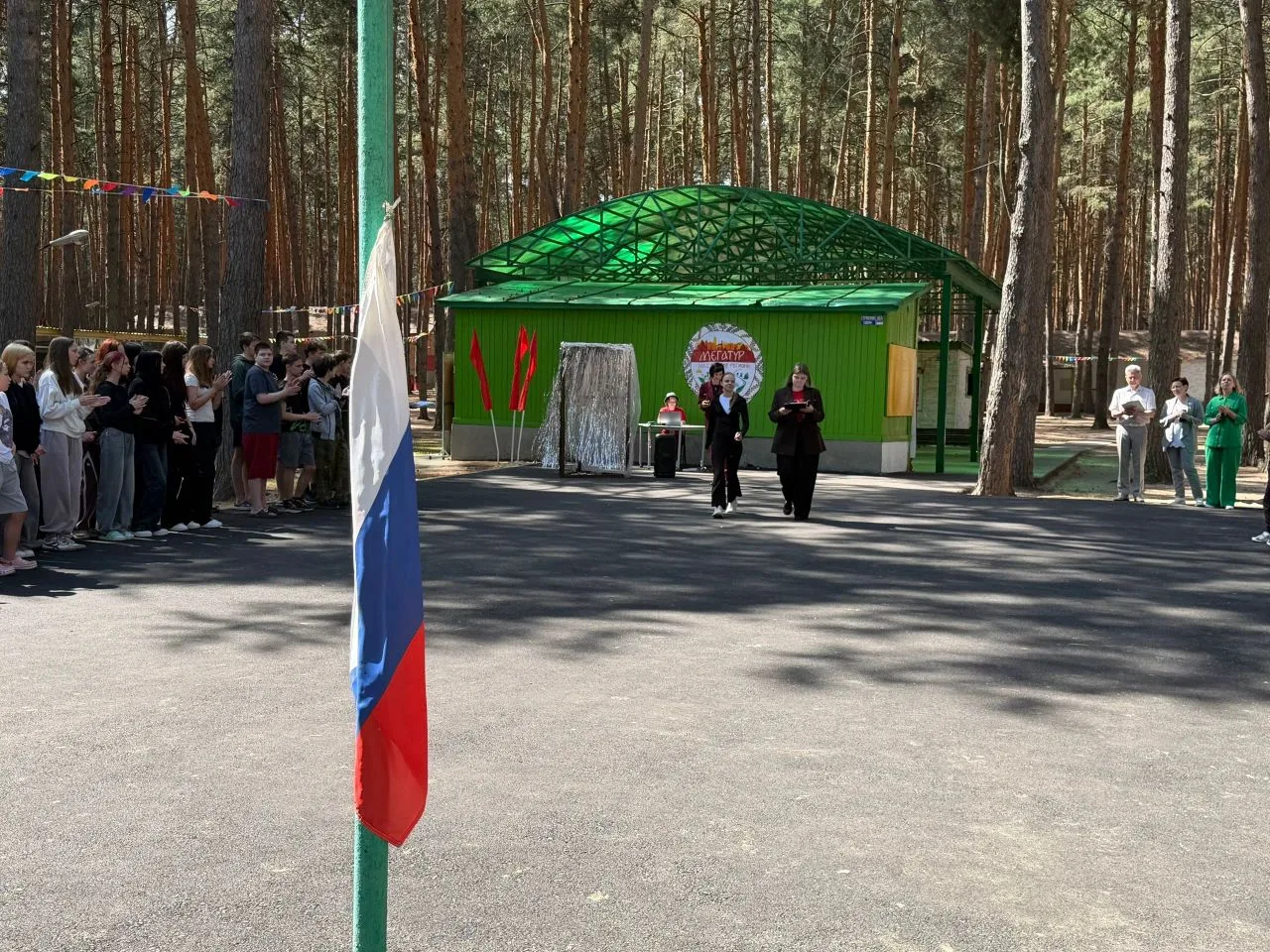 Путешествие начинается!

Сегодняшний день в нашем лагере — особенный! Мы официально открыли смену, и
