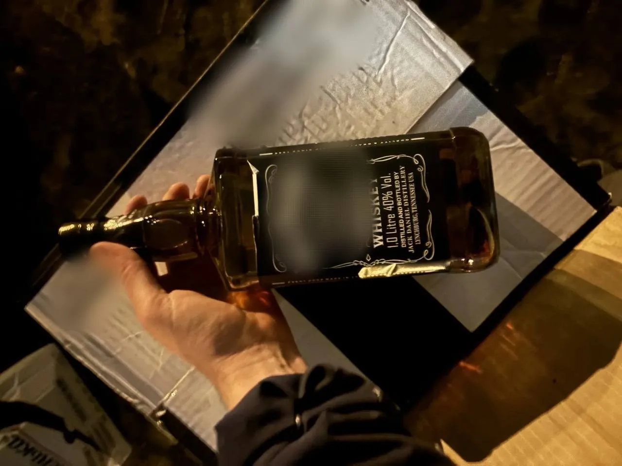 🥃 У жителя Липецка нашли почти тонну контрафактного алкоголя.  По данным полиции, у 53-летнего мужчи
