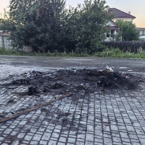 ⚡️Mercedes директора предприятия, на котором производят дроны, взорвался в Свердловской...