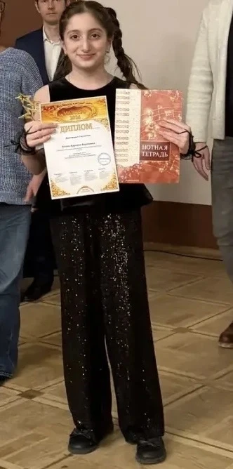 🎉 Двойная победа! 🎉  Поздравляем Адриану Алоян, ученицу 3Б класса, с блестящим результатом! 🏆 III Ме