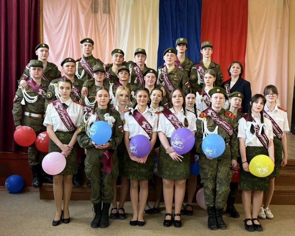 🎓 Сегодня для наших девятиклассников прозвенел последний звонок.