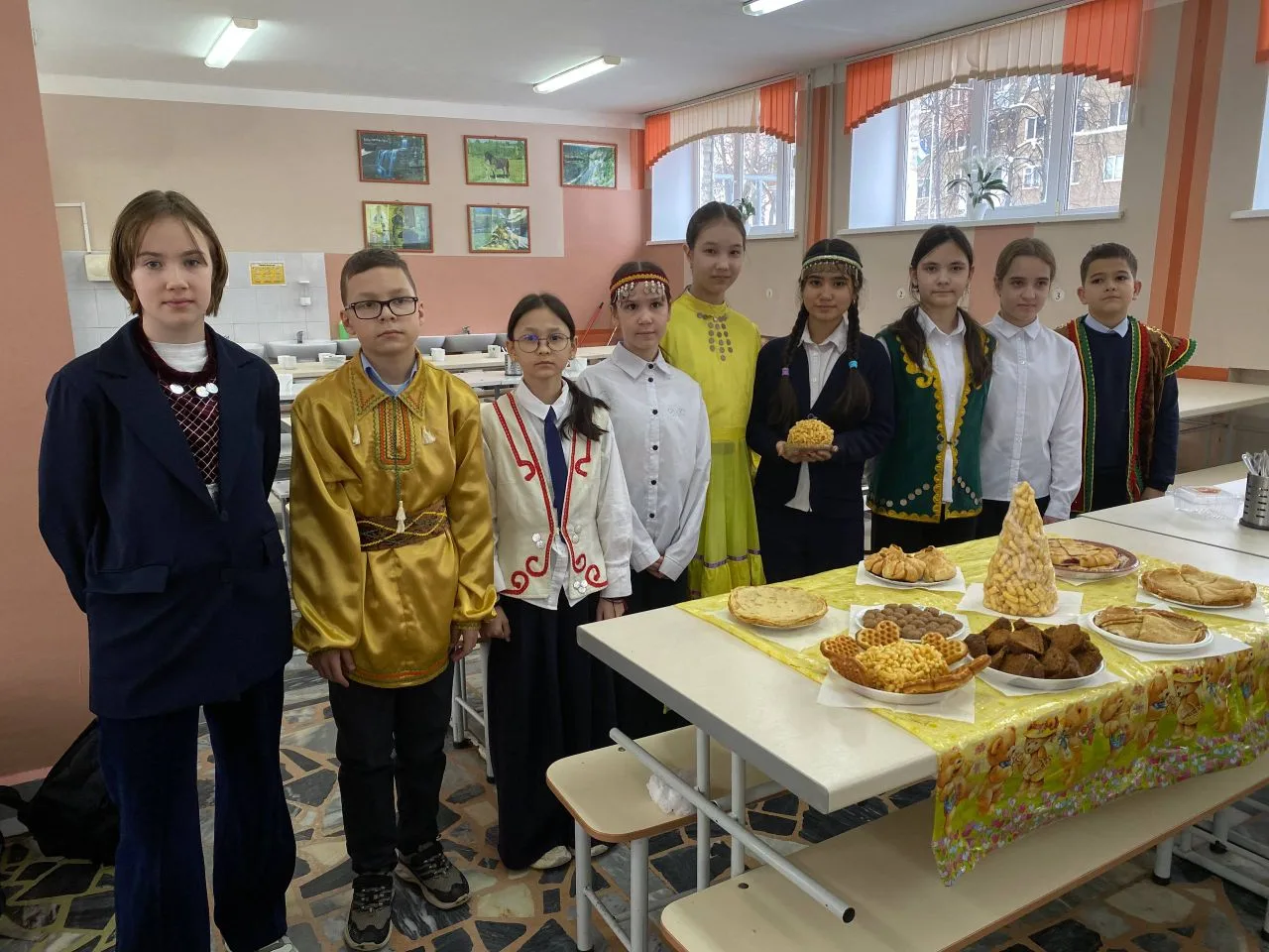 🥧28 января ученики 1А, 1Б, 1Г, 2В, 3Б, 4В, 5Б, 5Г и 7Г приняли участие в  гастрономическом флешмобе 