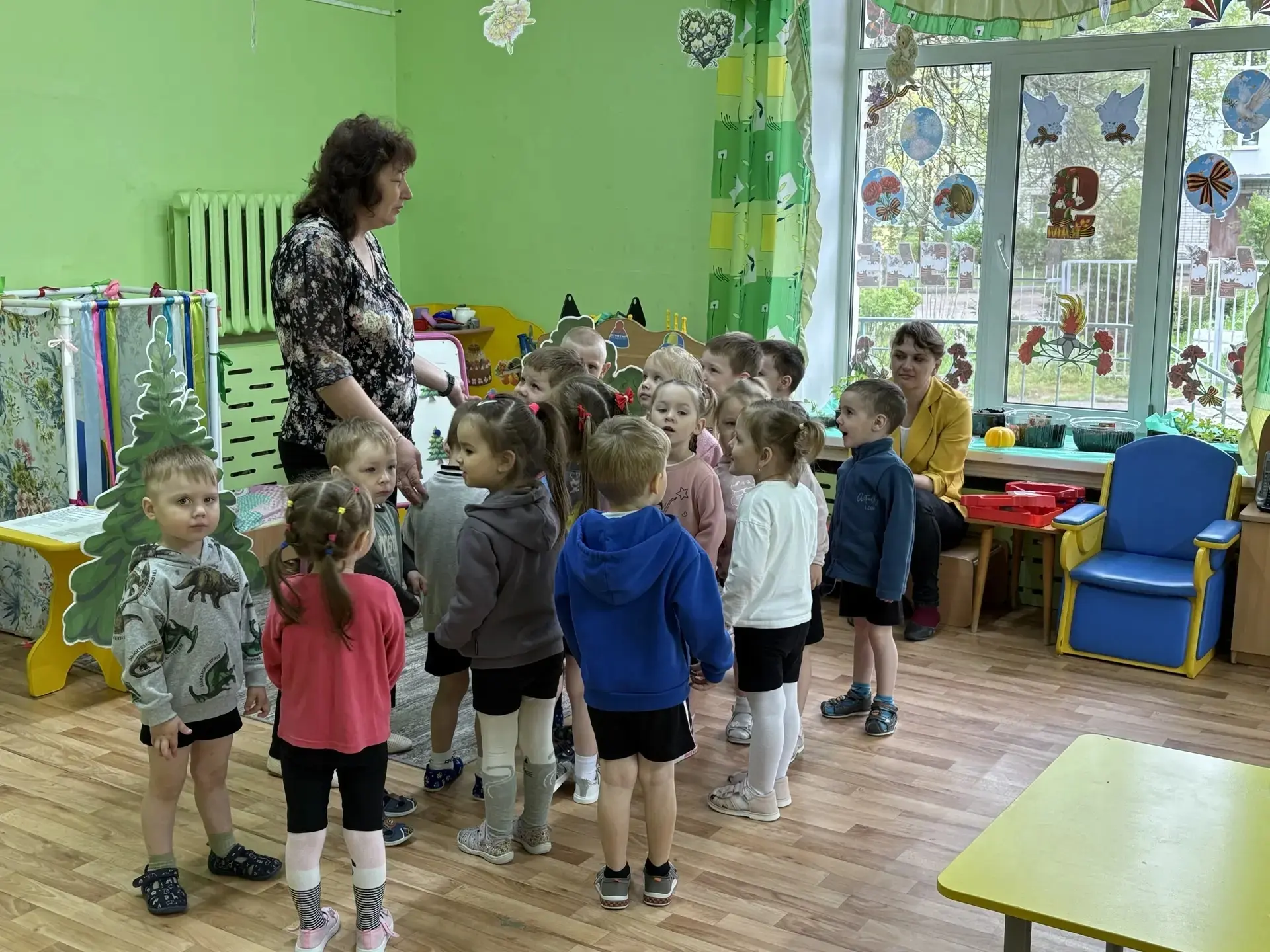 Центр развития ребёнка - детский сад "Ленок":   ДЕНЬ ОТКРЫТЫХ ДВЕРЕЙ В ГРУППЕ "СВЕТЛЯЧОК" 🚪🪲  "Нам с