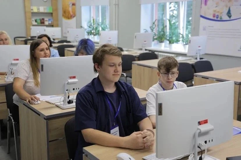 📌 Сегодня, 10 июля, на Вологодчине продолжается работа Комитета СФ по науке, образован...