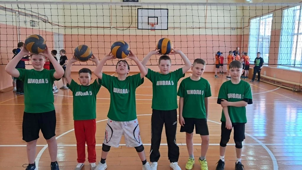 🏐 Наши волейболисты — большие молодцы! 🏐  Сегодня состоялись городские игры по волейболу среди школь