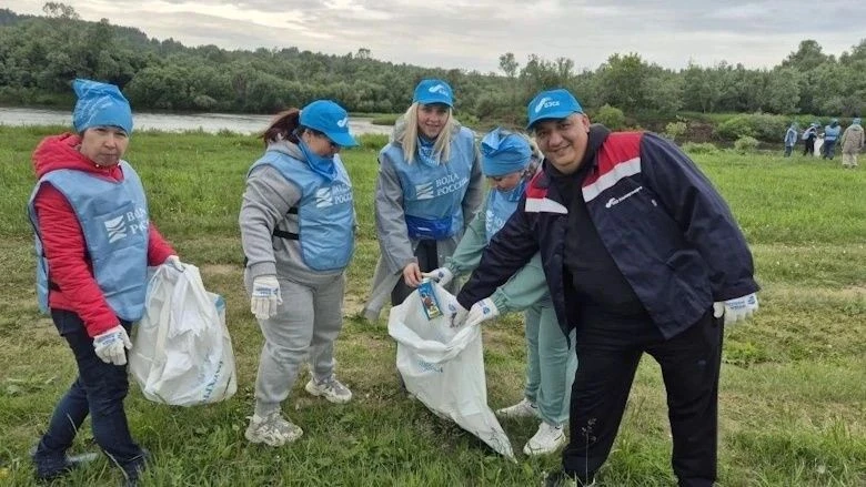 УЧАСТВУЕМ

На берегу добрых дел

🌱4 июня инженеры-экологи Башкирэнерго при поддержке профсоюза пров