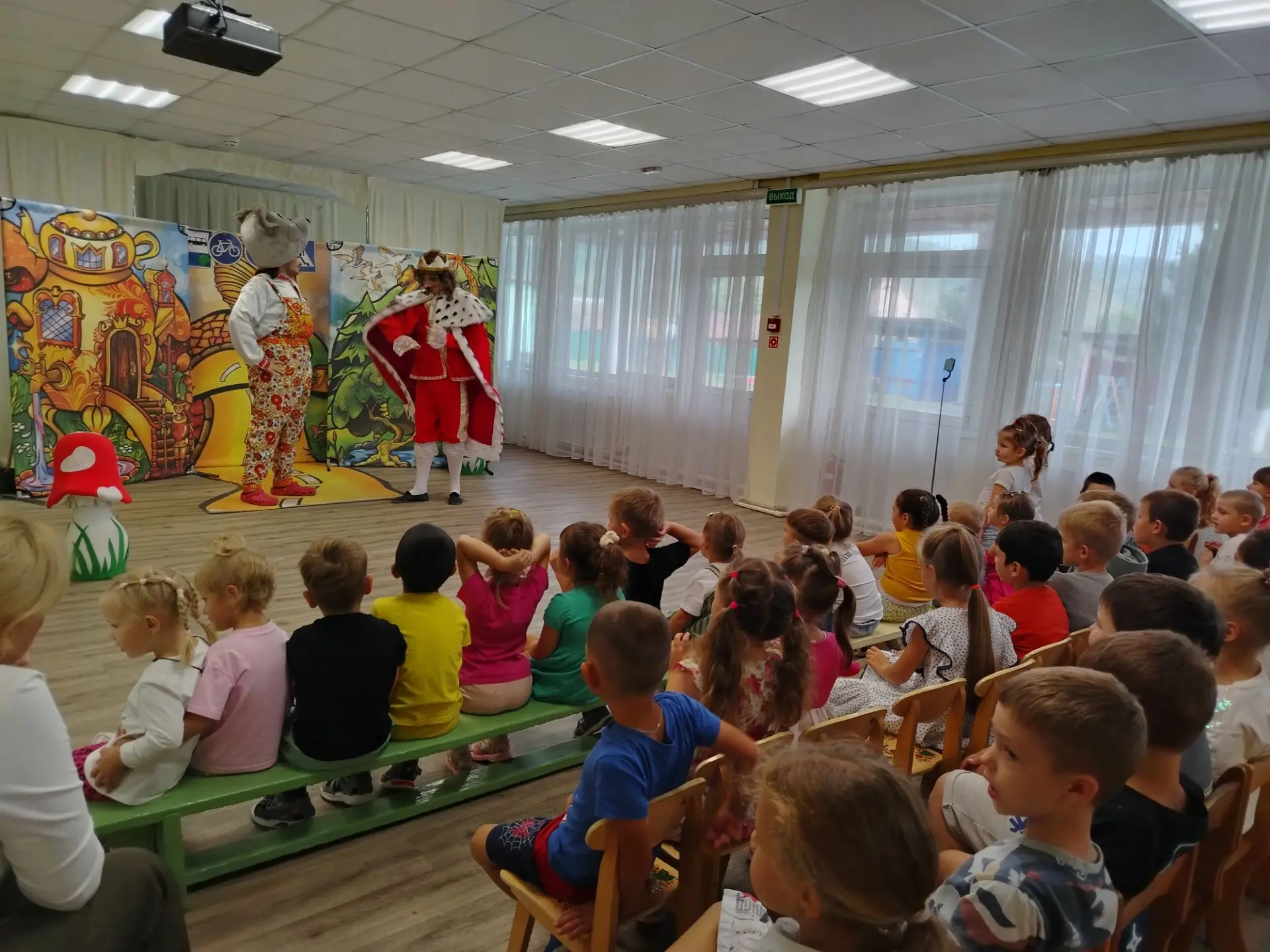 Сегодня в гостях у наших дошколят побывал "Папин театр"🎭 , с представлением «Как Царь ...