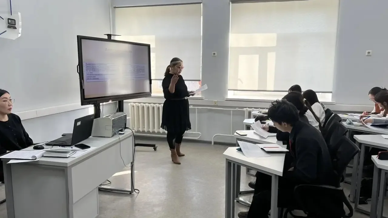 📚 Межмуниципальный семинар учителей истории и обществознания в нашей школе  Сегодня в нашей школе со