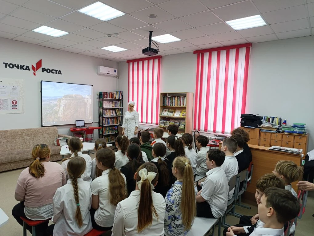 ✅В рамках акции " Неделя здоровья школьников Кубани"  для учащихся 4-х классов прошла беседа на тему