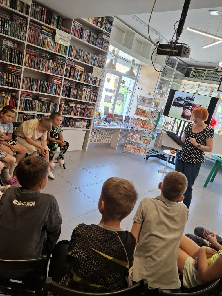 Закончилась вторая неделя нашего лагеря! Время летит незаметно, а приключений становится только боль