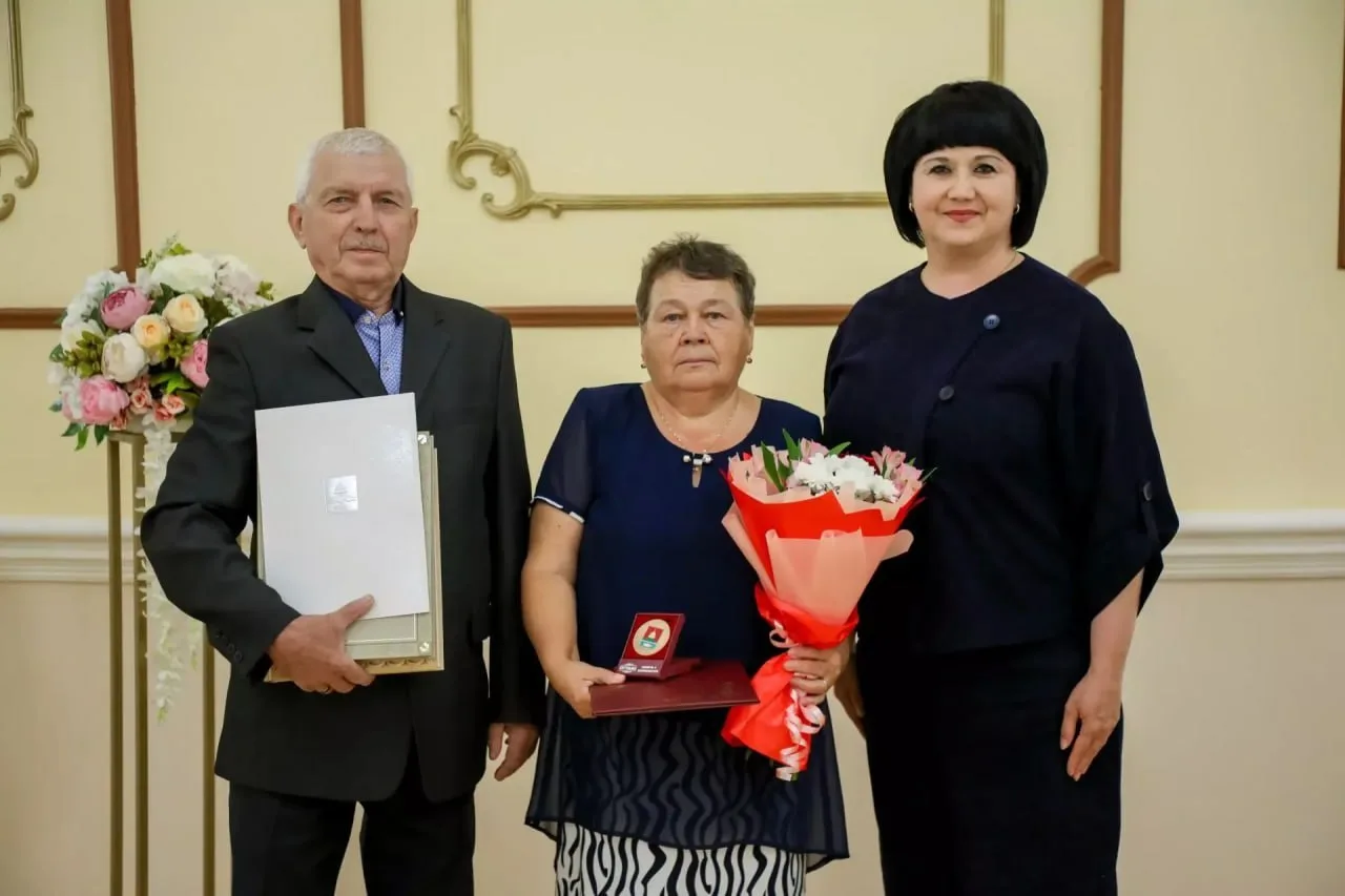 Жирновы отпраздновали золотую свадьбу