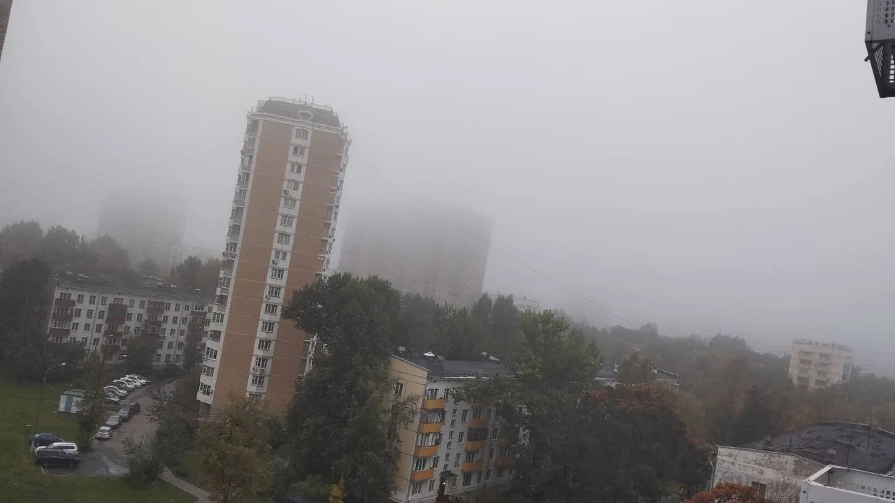 🌁 Сентябрьский утренний туман глазами подписчика Валентина Логвинова. Кто ещё застал?)