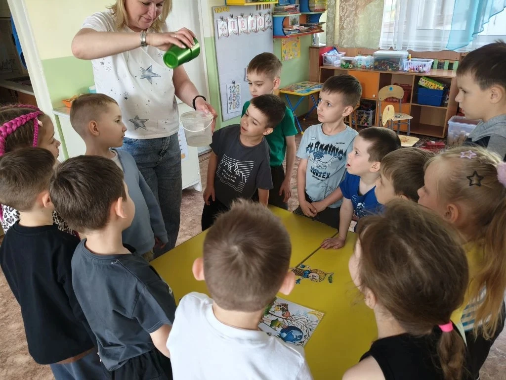 Ребята логопедической группы №2 юные эколята. ☘
Через опытно-эксперементальную деятельность очистили