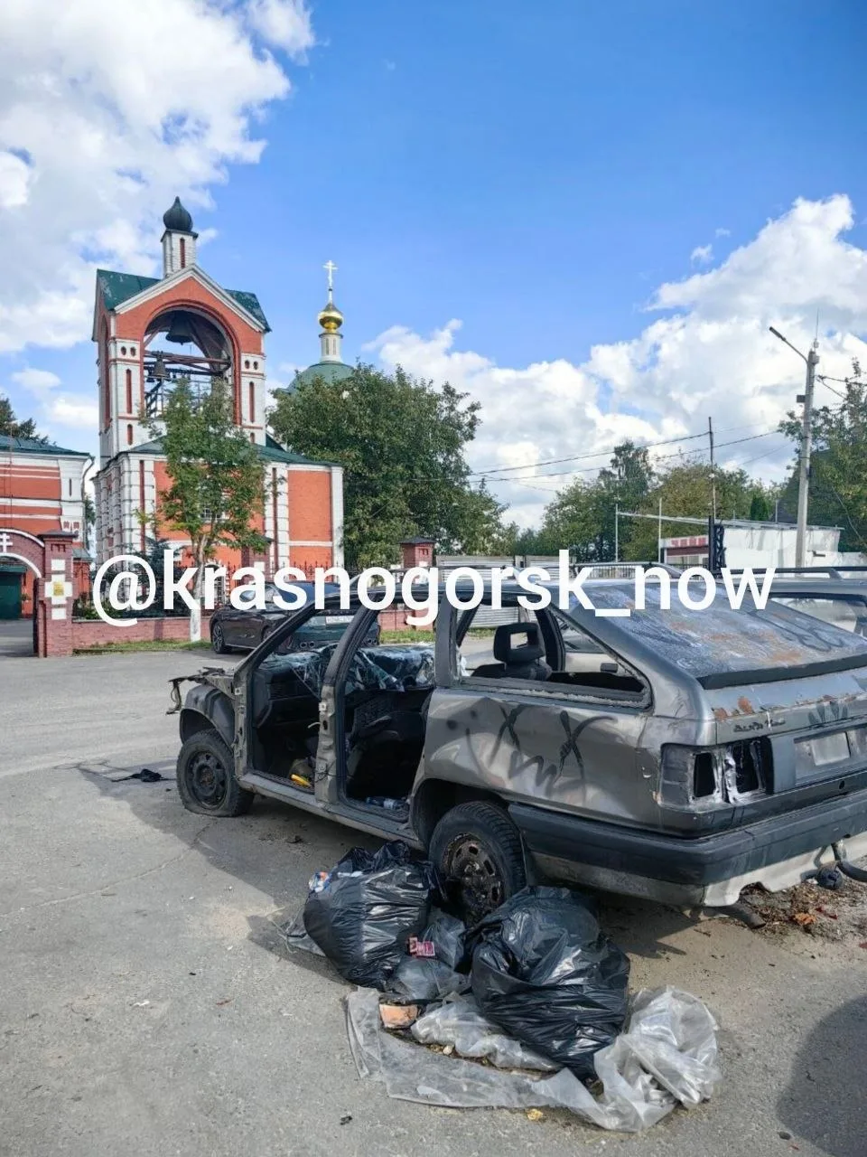 💬 У Боголюбской церкви на парковке открывается потрясающий вид