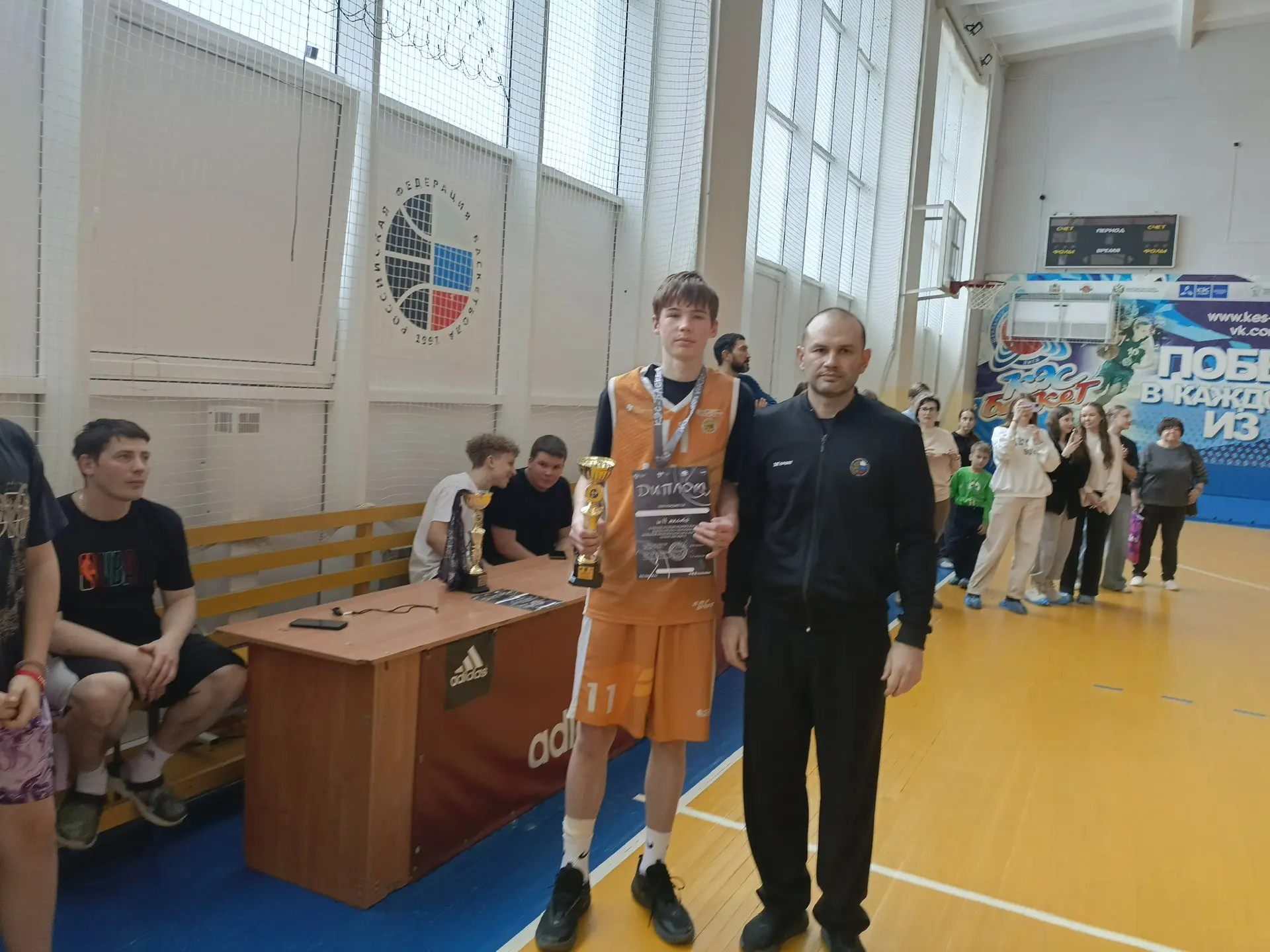 🥈 Серебро наше!  Школьная команда по баскетболу заняла 2 место в муниципальном этапе чемпионата школ