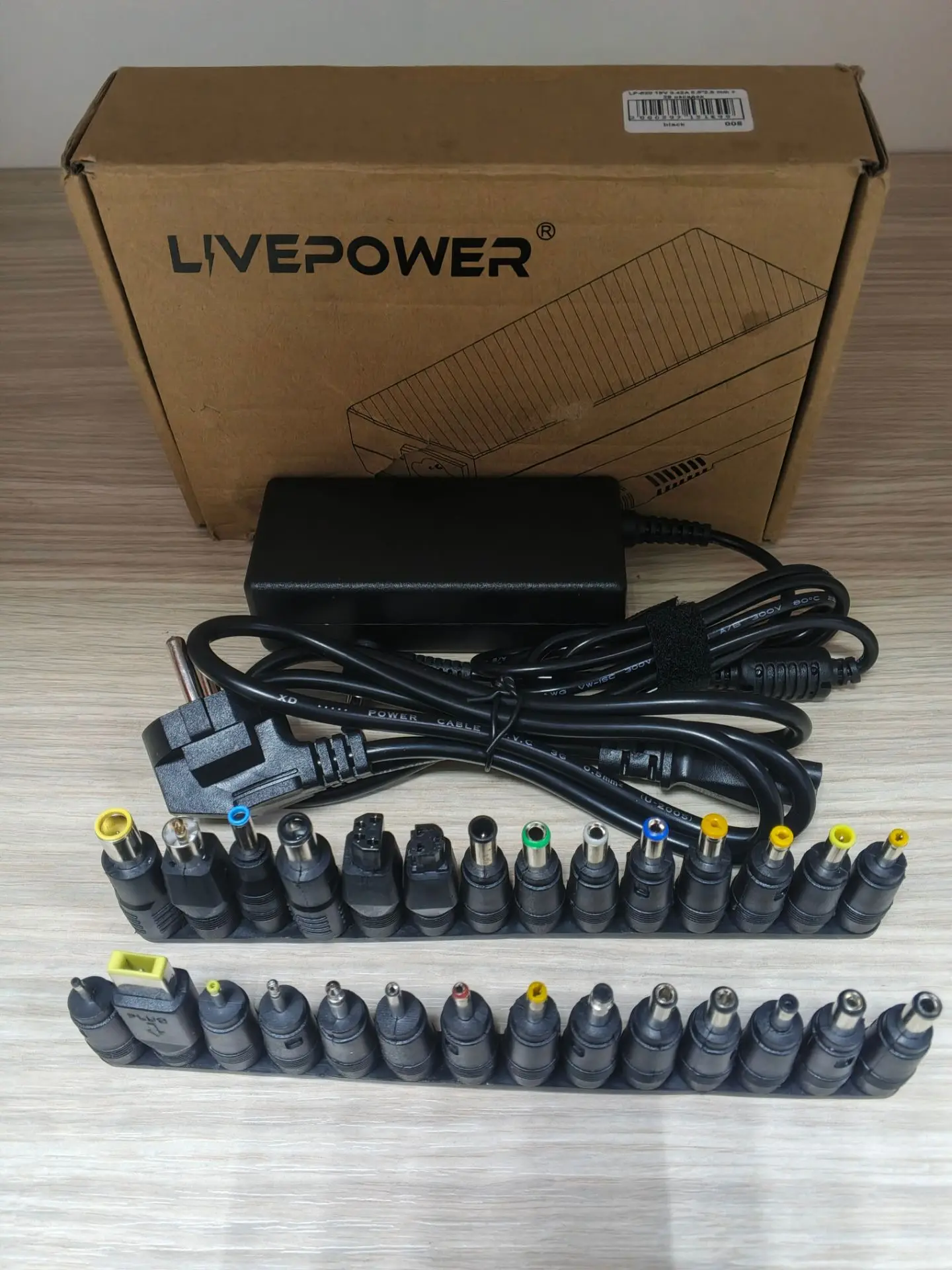 ✨Блок питания универсальный для ноутбуков LIVEPOWER LP520✨