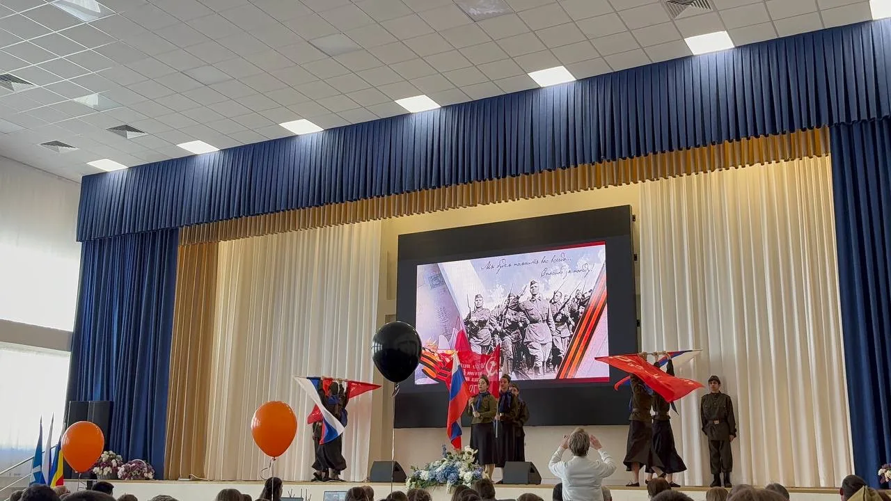 🎉 Концерт, посвящённый 9 мая: Вечная память и патриотизм 🇷🇺  🇷🇺В нашей школе прошел замечательный ко