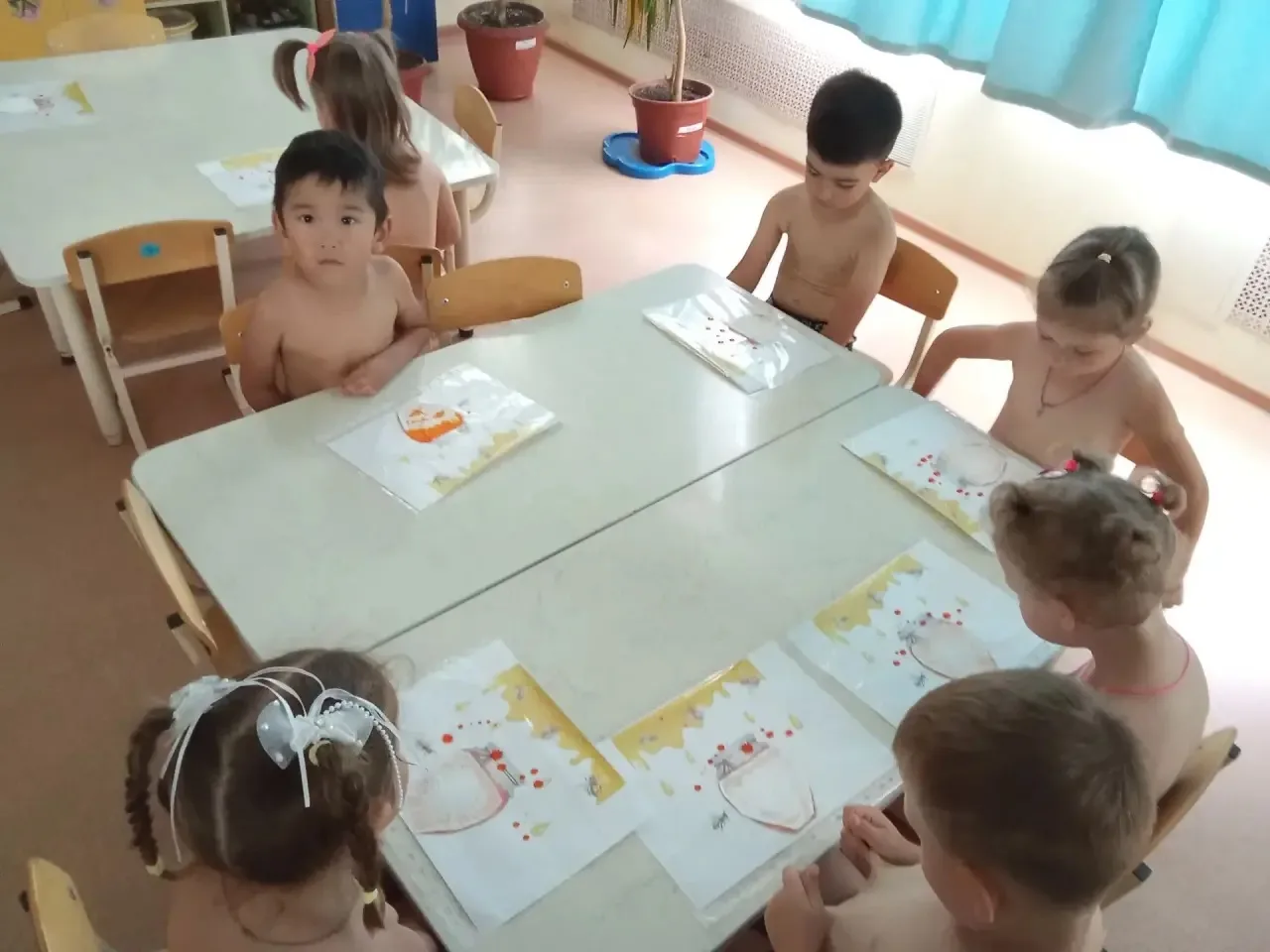 Сегодня ребята группы №7 
не просто узнали кто такие пчёлы,🐝 но и сами побывали маленькими пчёлками